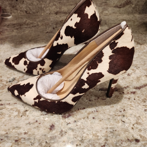 Jessica Simpson Brown and White Cowhide Pointed Toe Heels - Picture 2 of 3